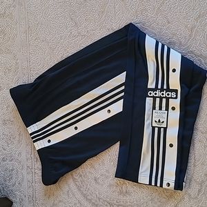 Adidas pants size M